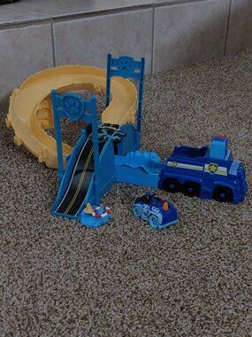 Paw Patrol True Metal Chase Rescue Track Set With Die Cast Car